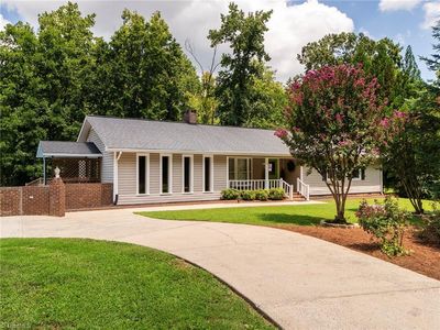 1805 Travis Ln