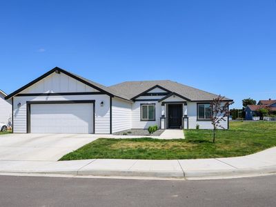 Property at 1609 Diamond Ave, Grandview, WA