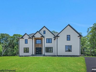 72 Heritage Dr