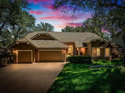 2585 King Richard Dr