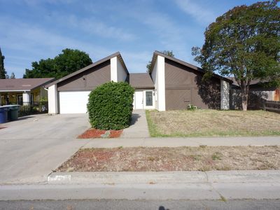 1159 Jamestown