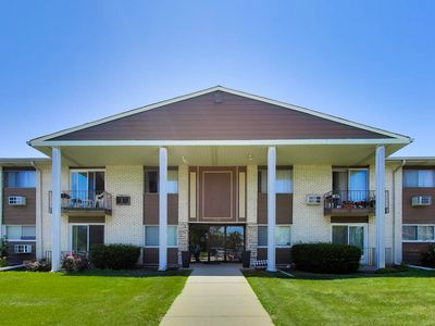 9518 Dee Rd APT 1E