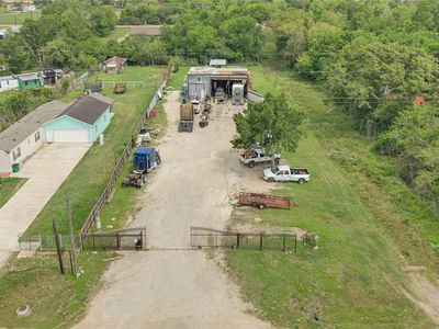 Property at 811 Coen Rd, Rosharon, TX