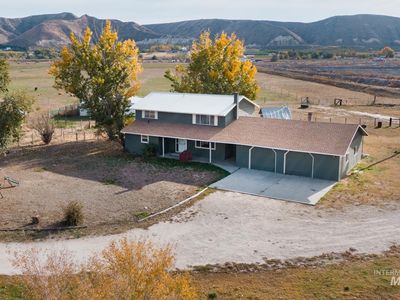 1823 W Sales Yard Rd