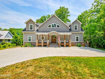 597 E Norris Point Rd
