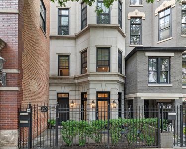 22 E Division St APT 1