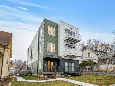 2318-2318 NE Johnson St NE #201