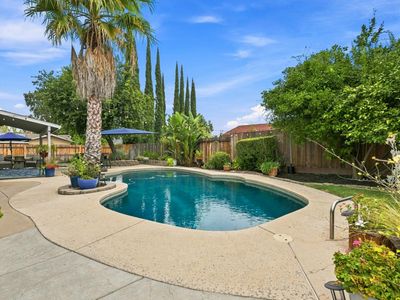 5432 Mariposa Ave