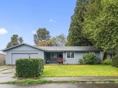 2247 Greentree Dr NE