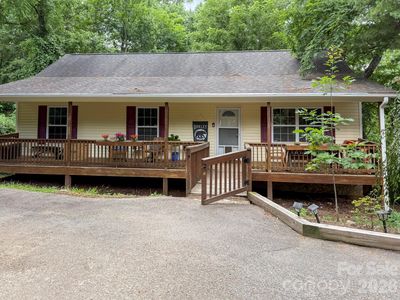11 W Raleigh Rd