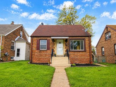 6824 Schneider Ave
