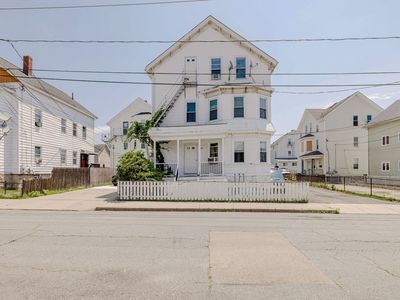 154 Mott St