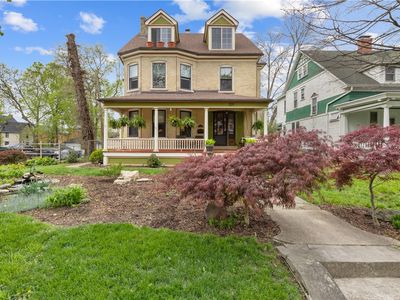 223 Grafton Ave