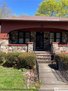 57 Maple Ave