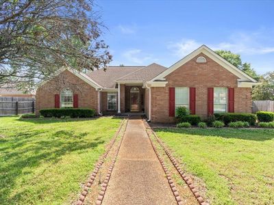 686 Radiance Dr