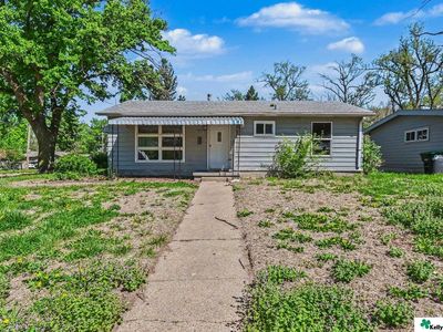4440 Vernon Ave