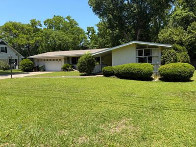 213 Beverly Ln