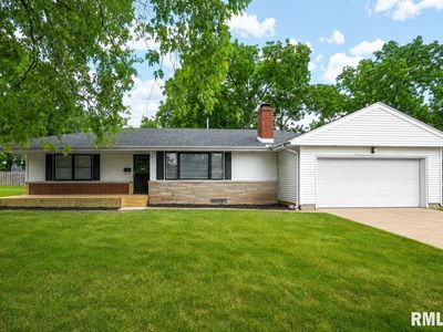 Property at 1407 W Sunnyview Dr, Peoria, IL