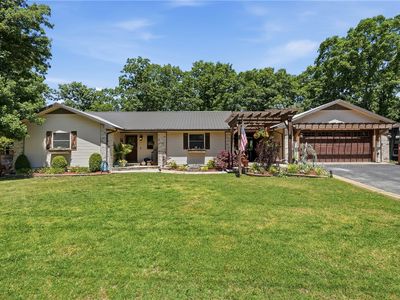 11 Country Club Dr