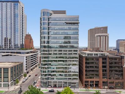 545 E Wells STREET #1000