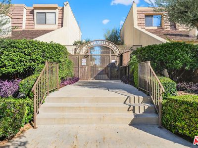 18419 Collins St UNIT A