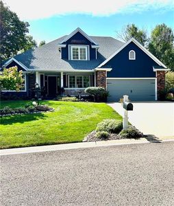 2 Chadwick Ln
