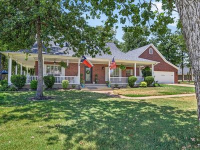 233 Saint Andrews Dr E