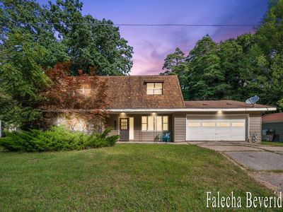 6989 Hiawatha Dr