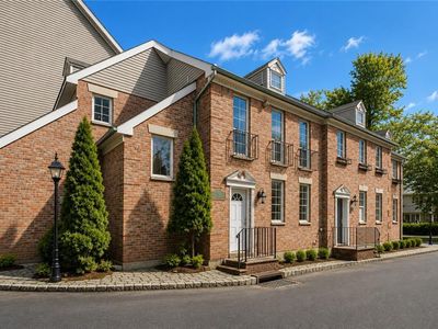 12 Lexington Ln