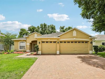 915 Moonluster Dr