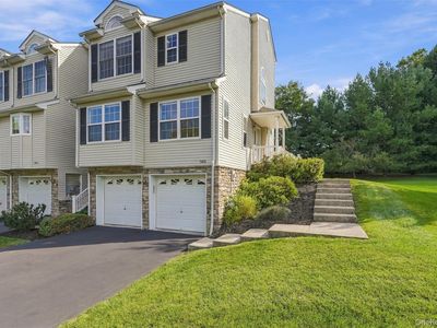 1402 Pondview Loop