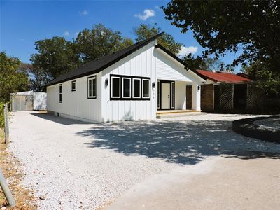 705 E Highway 82
