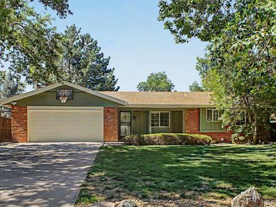 2111 S Kittredge Way