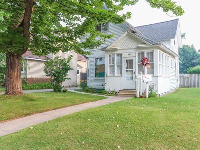 202 2ND STREET EAST
