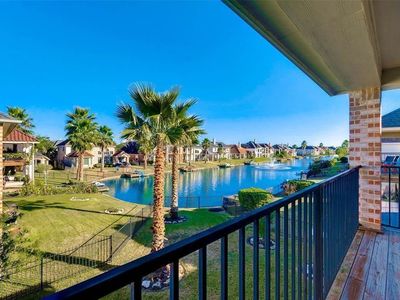 14207 Hawkesbury Ct