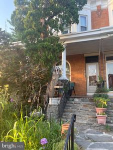2104 Lake Ave