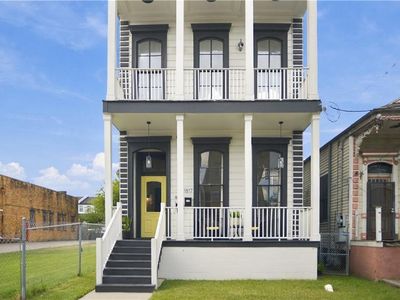 1815-17 Carondelet St