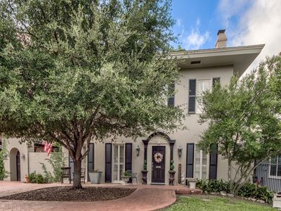 318 W HUISACHE AVE