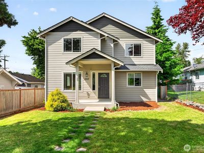 1307 E 67th