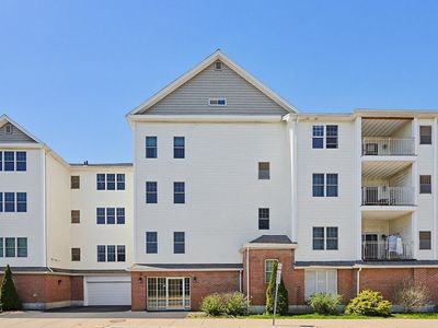51 Pearl St Unit 205