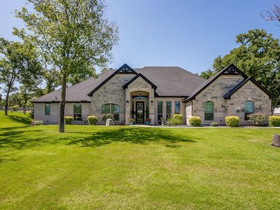 1011 Glenoaks Dr