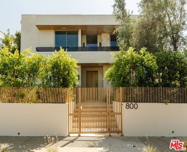 800 N La Jolla Ave