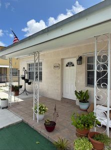 4326 NW 4th St