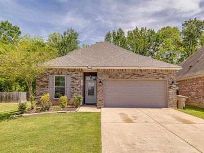 103 Briar Hollow Dr