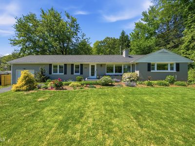 404 Valley Dr