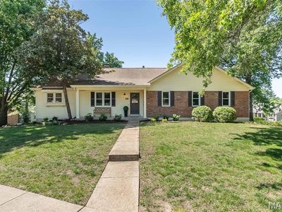 Property at 1903 Farm Valley Dr, Chesterfield, MO