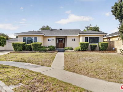 15909 Vintage St