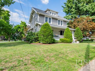 2390 Mill Ln