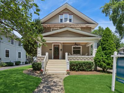 111 W Franklin St
