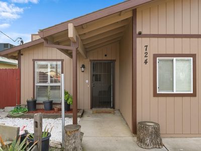 724 Santa Ana Ave